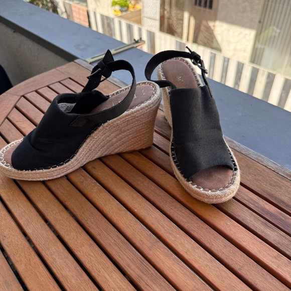 TOMS Black Canvas Espadrille Wedge Sandals Ankle Strap Casual Shoes Size W7.5 - Picture 1 of 7